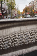 MX3D Brücke: Geländer in Mittelachse des Oudezijds Achterburgwal