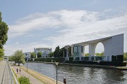 Federal Chancellery: Western view from the northern bank of the Spree, fig. 1