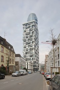 New Henning Tower: distant view from Hainer Weg streetside (zoomed)