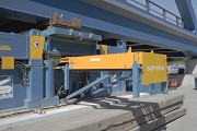 A45-Brücke, Haiger: Hydraulische Hebeanlage mit Stapelkastenschublade