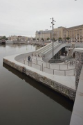 Unterwasserfahrradparkhaus, Amsterdam: Nordwestansicht Zugangsrampen