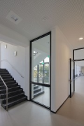 KatHo Aachen: altes Treppenhaus, Glastrennwand