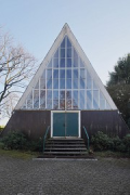 Notkirche Ratingen-Eggerscheidt: Nordfassade mit Haupteingang