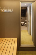 Schloss Kranichstein: Zimmergarderobe mit separater Toilette