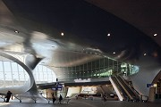 Arnhem-Centraal: Bahnhofshalle mit "Twist", Bild 1