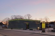 Bahnhof Erftstadt: Nordostansicht Radstation - Dämmerung