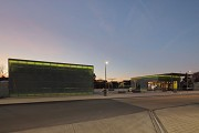 Bahnhof Erftstadt: Südostansicht - Dämmerung