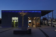 Bahnhof Erftstadt: Südansicht Bahnhofscafé - Dämmerung