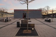 Bahnhof Erftstadt: Nordansicht Radstation - Dämmerung