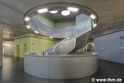 BFS, JLU Gießen: OG, zentrales Foyer, Wendeltreppe (Foto: Reuter)