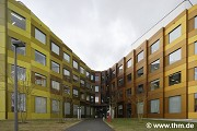 BFS, JLU Gießen: Nordansicht mit Seiteneingang (Foto: Eckardt, Kitzing)