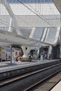 Eurogare, Mons: Anschluss Treppenabgang an Bahnsteigdach