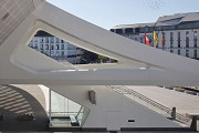 Eurogare, Mons: Anschluss Bahnsteig an Hallenkörper, Bild 1