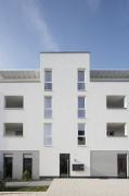 Rüdesheimer Platz: Hauseingang auf der Ostseite