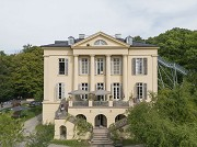 Schloss Freudenberg: Erhöhte Südansicht Hauptfassade