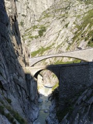 Teufelsbrücken, Gotthardpass: Westansicht nach Tunnelpassage