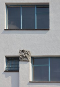 Huis Peutz, Heerlen: Westfassade Spolien-Detail
