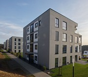 Jürgen-Dietrich-Weg: Gehwegeerschließung mit allen vier Apartmenthäuser