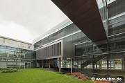 Neue Chemie, JLU Gießen: Innenhof, oberes Level, Bild 3; Foto: Yobas/Aydinlar