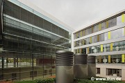 Neue Chemie, JLU Gießen: Innenhof, oberes Level, Bild 4; Foto: Yobas/Aydinlar