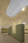 Museum La Boverie: sanierter großer Mittelsaal mit Ausstellung, Bild 2