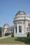 Museum La Boverie: Mittelrisalit der Westfassade