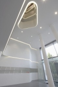 Merton's Mitte: Übergang Lichtschacht-Foyer