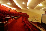 Royale-Theatre, Heerlen: Kinosaal, Wandfresko von der Empore