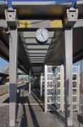 Bahnhof Leverkusen-Opladen: Stahlkonstruktion mit Uhr