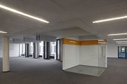 BASF Pfalzgrafenstraße: Großraumbüro mit gelbem Meeting-Cube 2