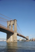 Brooklyn Bridge: Manhattan-Blick vom East River Bikeway
