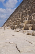 Cheops-Pyramide: Pyramidensockel und Totentempelfundamente