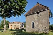 Domaine Montvianeix: Westansicht mit Kapelle, Bild 2