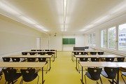 Eberhard-Ludwigs-Gymnasium: Obergeschossklassenzimmer, Bild 3