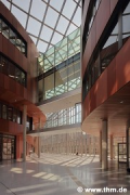 Universitätsbibliothek Marburg: Nördliches Atrium, Bild 2 (Foto: Öller, Yüzer, Gülenc, Schmidt)