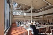 Universitätsbibliothek Marburg: östliche, innere Leseterrasse, Bild 1 (Foto: Möller, Yüzer, Gülenc, Schmidt)