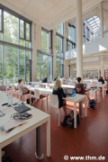 Universitätsbibliothek Marburg: östliche, innere Leseterrasse, Bild 4 (Foto: Möller, Yüzer, Gülenc, Schmidt)