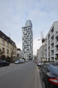 Neuer Henninger Turm: Straßenflucht Hainer Weg