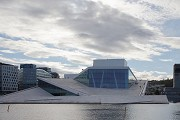 Oper von Oslo: Frontale Westansicht (näher)