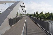 Osthafenbrücke FFM: westlicher Gehweg