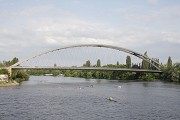 Osthafenbrücke FFM: Westansicht vom Nordufer