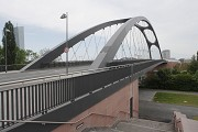 Osthafenbrücke FFM: südlicher Brückenkopf, Blick nach Norden