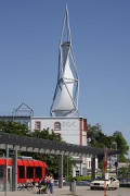 Phänomenta: Turm vom Bahnhof gesehen