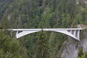 Salginatobelbrücke: Westansicht von Aussichtspunkt, Zoom