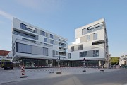 Sparkasse Neu-Ulm: Quartiersplatz in Fußgängerhöhe