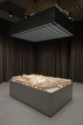 "Am Tacheles", Berlin: Im Projekt-Showroom ist ein Städtebaumodell des Areals aufgestellt , Bild 1