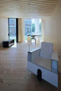 Timber Prototype House, Apolda; IBA Thüringen: Innenraum, Blick nach "Vorne", Hochformat