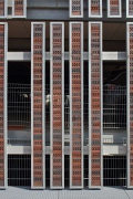 Erkelenz mobile station: façade-detail of upright arranged bricks