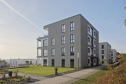 Jürgen-Dietrich-Weg: foot-way towards the first three apartment-buildings