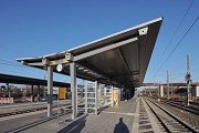 Leverkusen-Opladen railway-station: platform-roof front-end, track 2 and 5, fig. 2